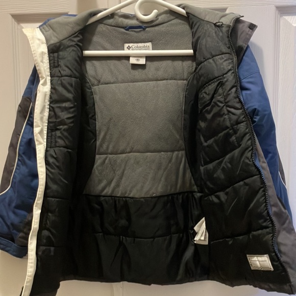 Columbia Sportswear Boy’s Winter Jacket. Youth 10-12 - Picture 7 of 8